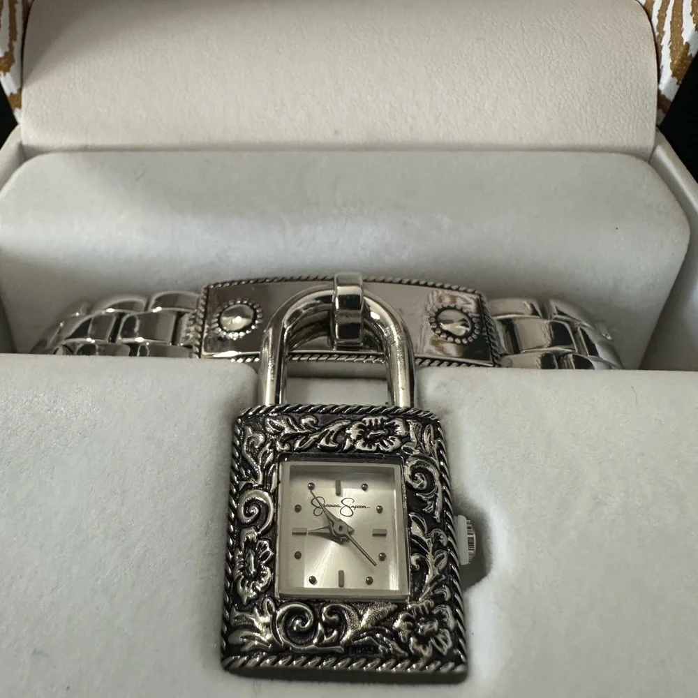 🆕Jessica Simpson Silver Lock Dangle Bracelet Watch